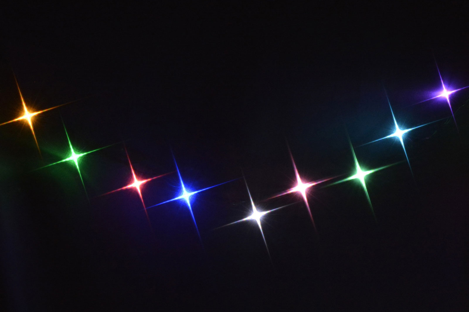 С фильтром Kenko PRO1D R-Twinkle Star (W): аккуратный, словно нарисованный, рисунок сверкающих звёзд